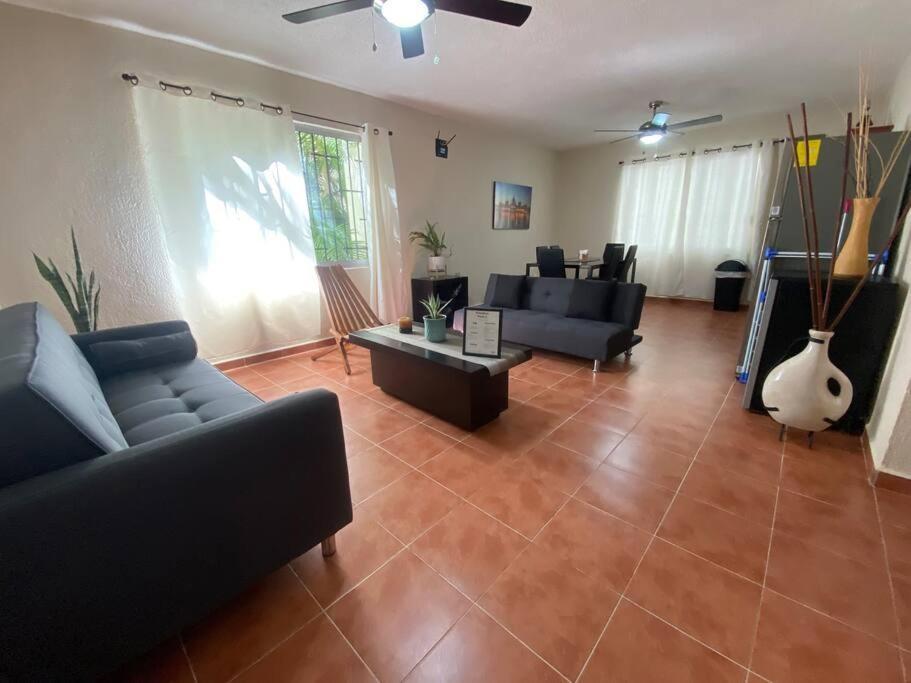 Peach35 Apartamento Centrico, 5 Min De La Playa Канкун Екстериор снимка